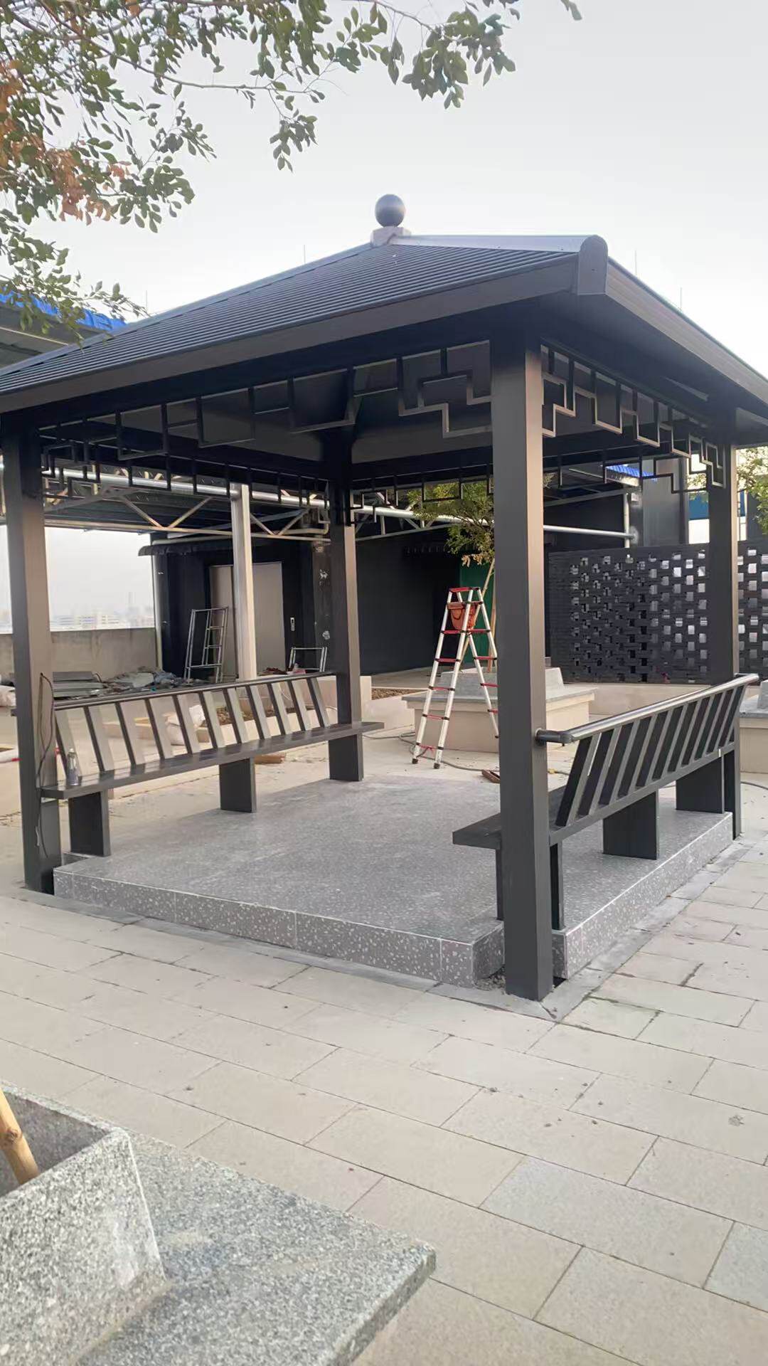 屋顶花园的四角凉亭  