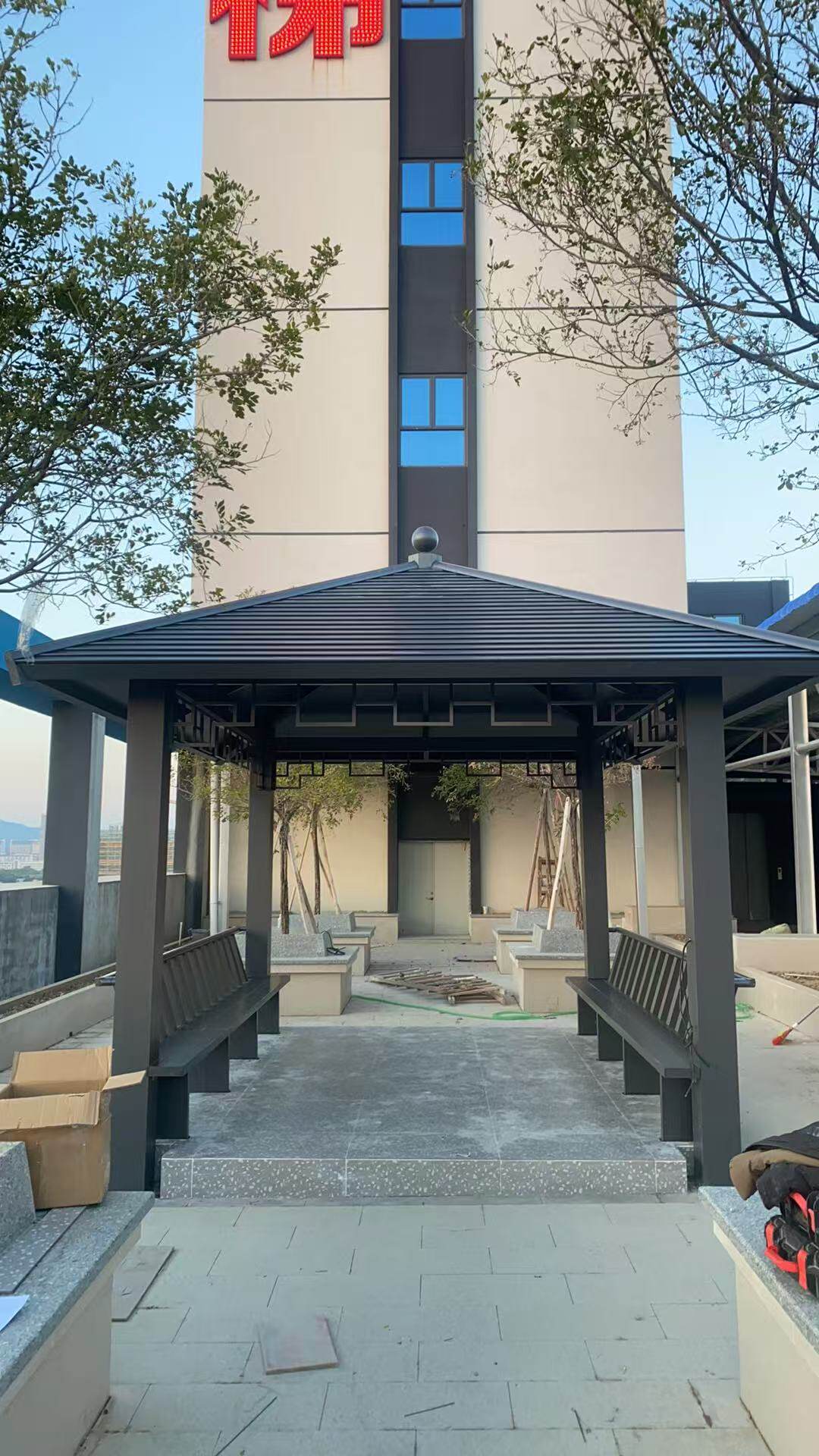 屋顶花园的四角凉亭   (2).jpg